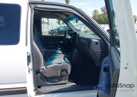 2000 Chevrolet Silverado 1500 Ls from USA, damaged, VIN 2GCEC19V5Y1313997